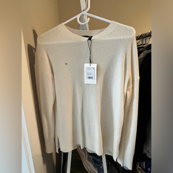 Theory feather cashmere sweater - Picture 3 of 7